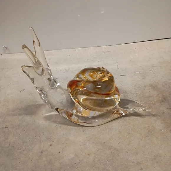 Elegant Italian Glass Snail Sculpture - Gold and Clear - Picture 16 of 16